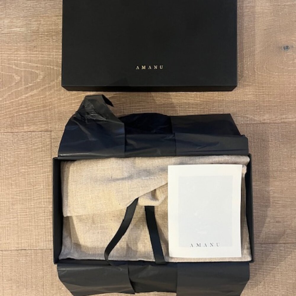 Elegant Black Strappy Sandals - Picture 2 of 8